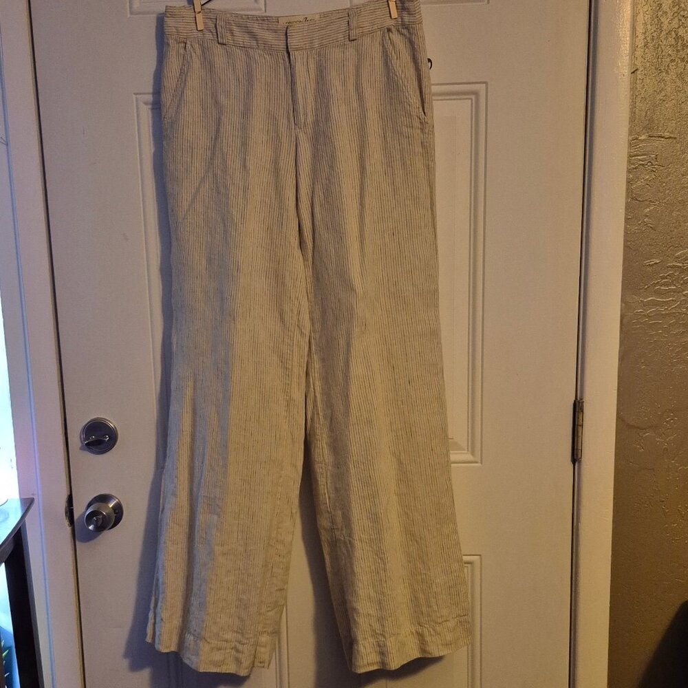 LONDON JEANS , NWOT .100% linen,  wide leg,pin stripe, 8